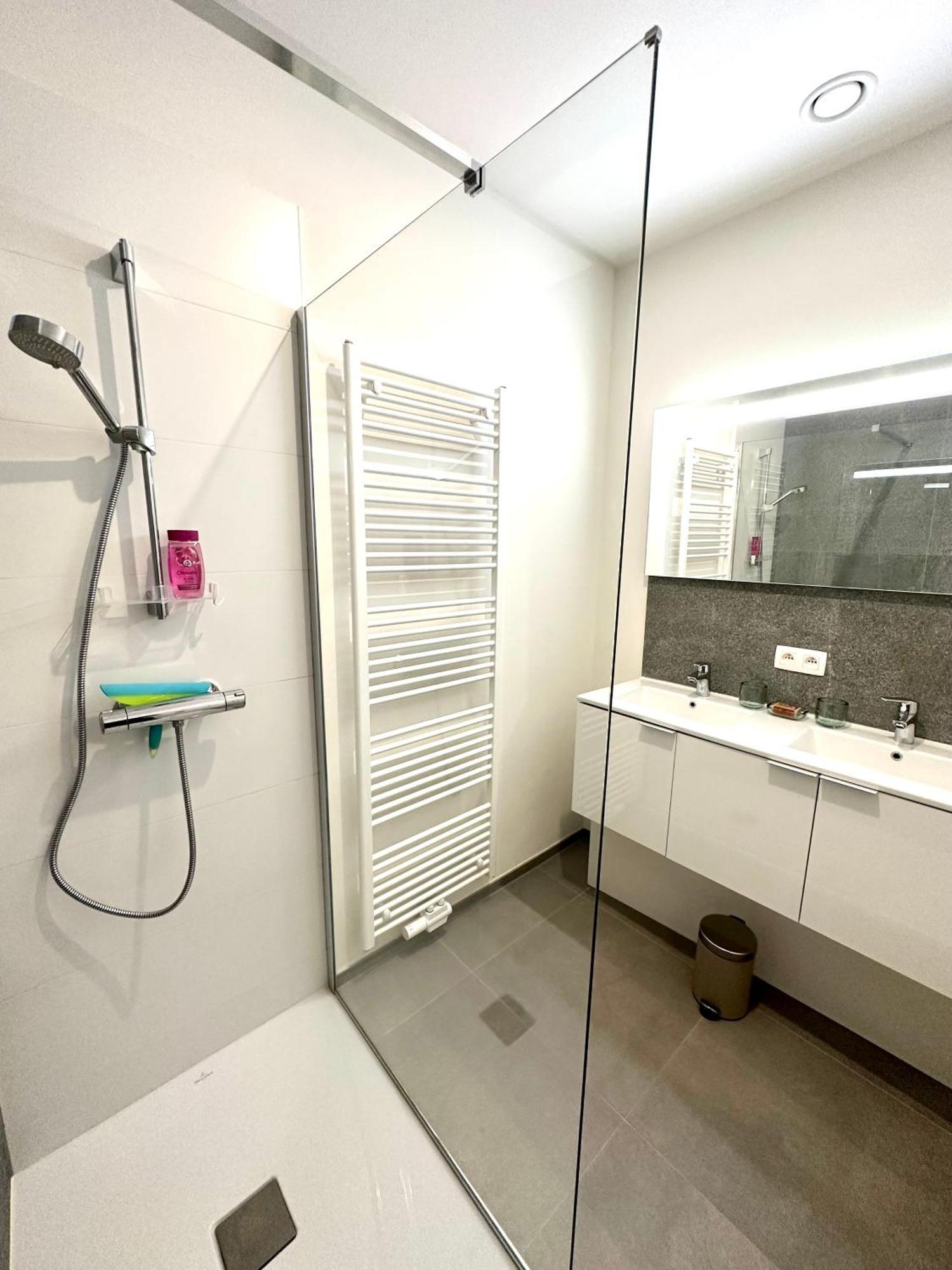 European Comission Beautiful Studio Apartment Брюксел Екстериор снимка