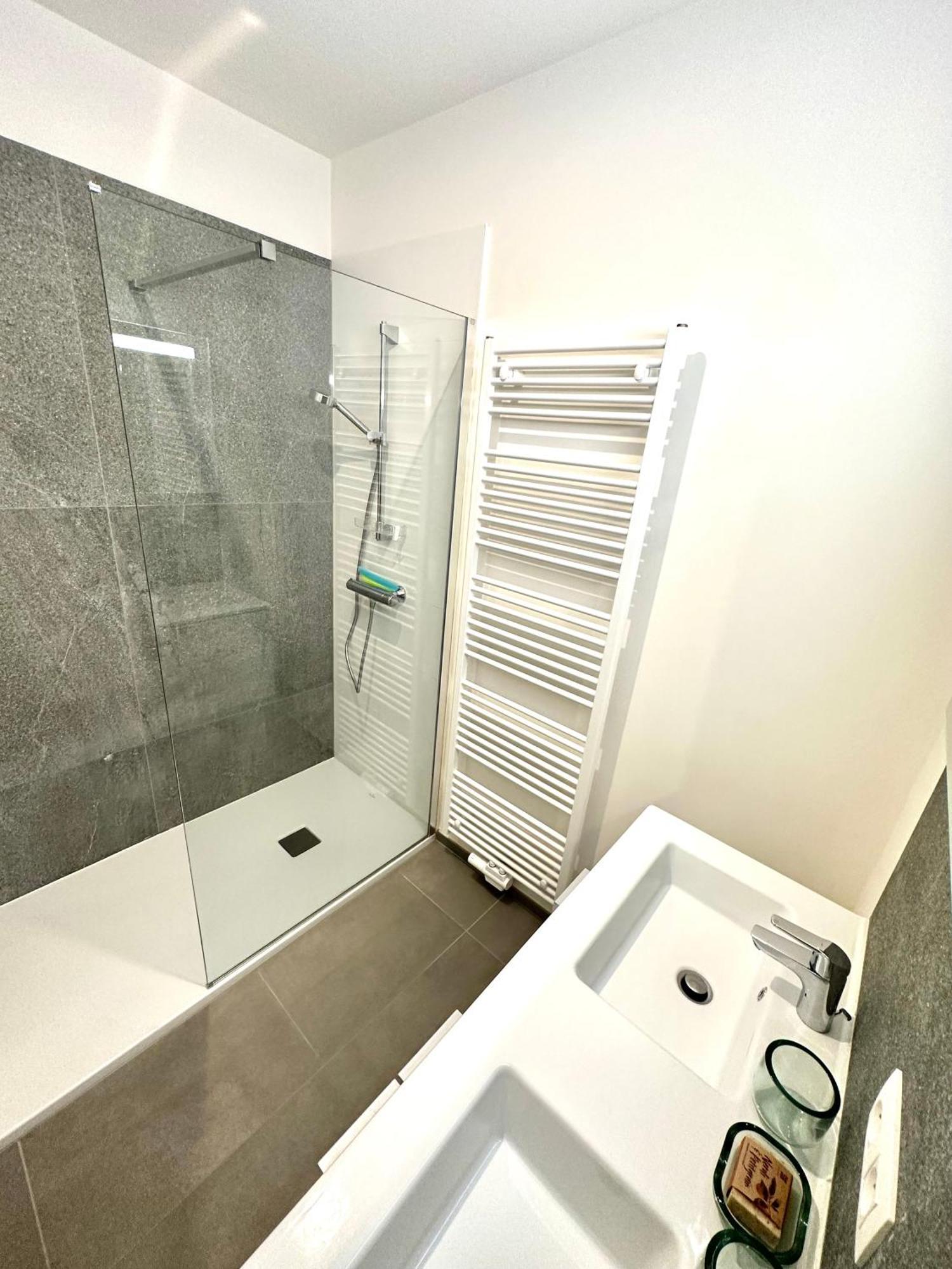 European Comission Beautiful Studio Apartment Брюксел Екстериор снимка